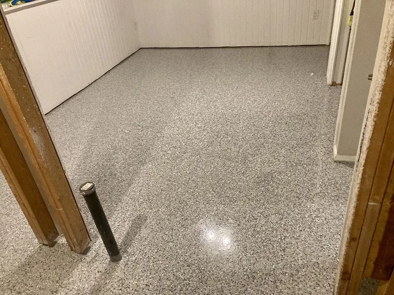 Flake epoxy floor in a utility room