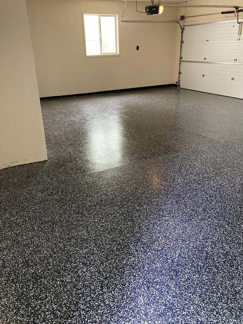 Dark flake epoxy garage floor